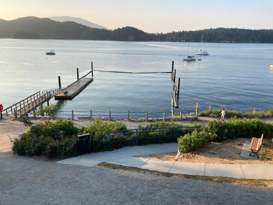 Iconic 3-Story Waterfront 'Marina House' W/ View Villa Gibsons Buitenkant foto