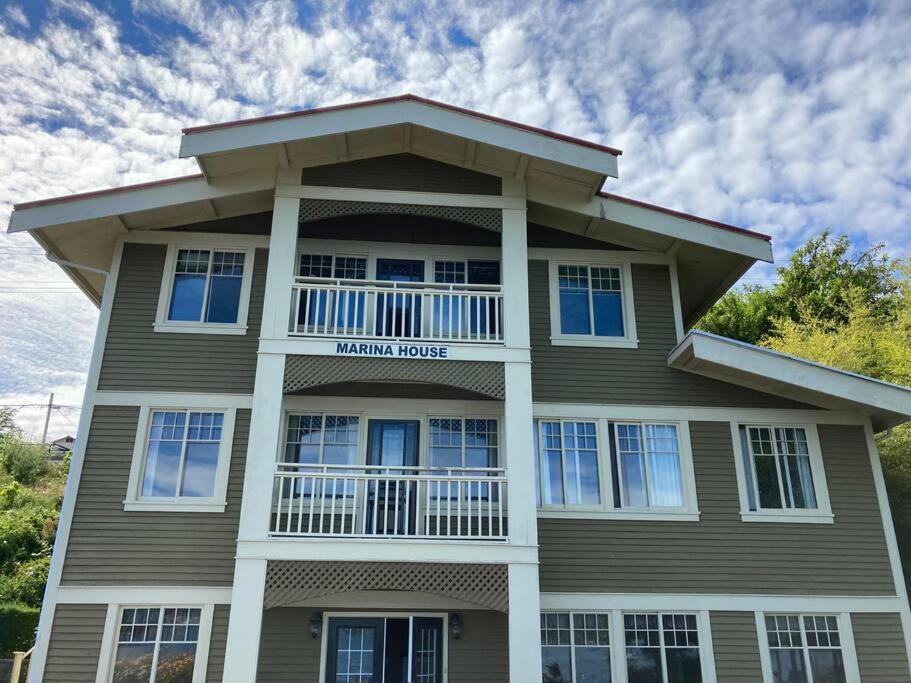 Iconic 3-Story Waterfront 'Marina House' W/ View Villa Gibsons Buitenkant foto