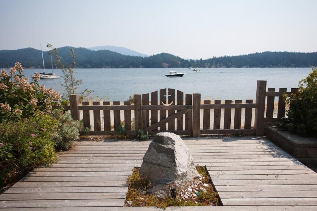 Iconic 3-Story Waterfront 'Marina House' W/ View Villa Gibsons Buitenkant foto